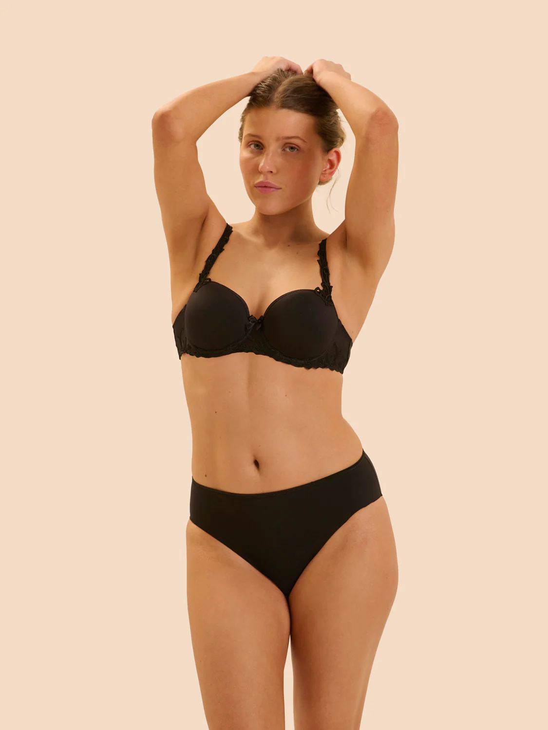 3D moulded bra - Black - Image 3