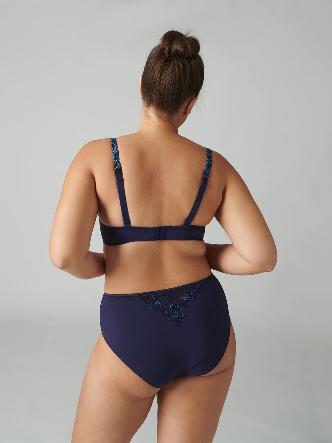 3D plunge bra - Midnight - Image 11