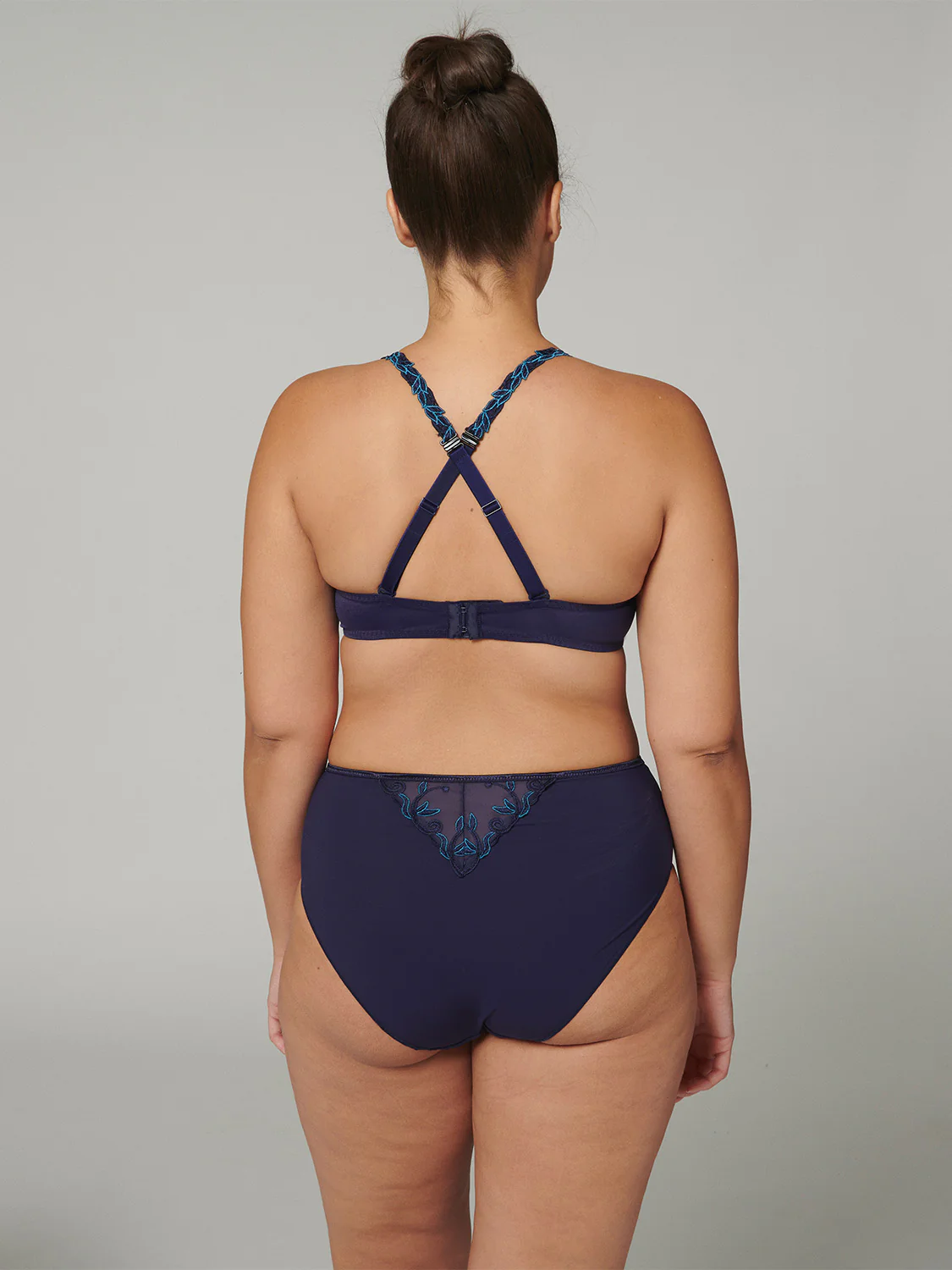 3D plunge bra - Midnight - Image 13