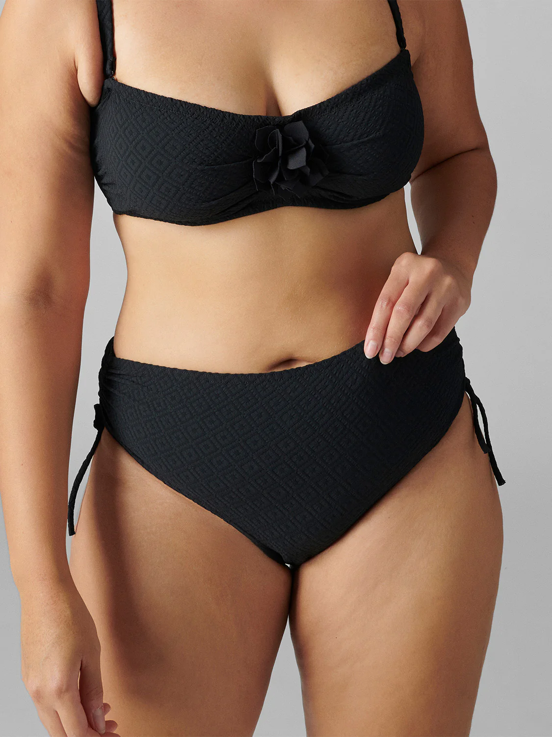 High-waist bikini brief - Black - Image 7