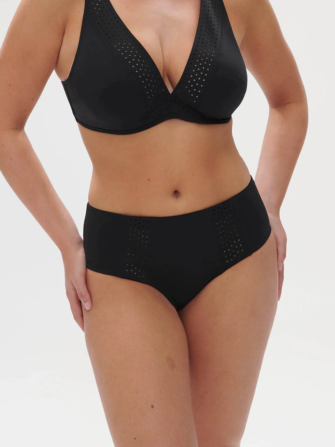 High-waist bikini brief - Black - Image 6