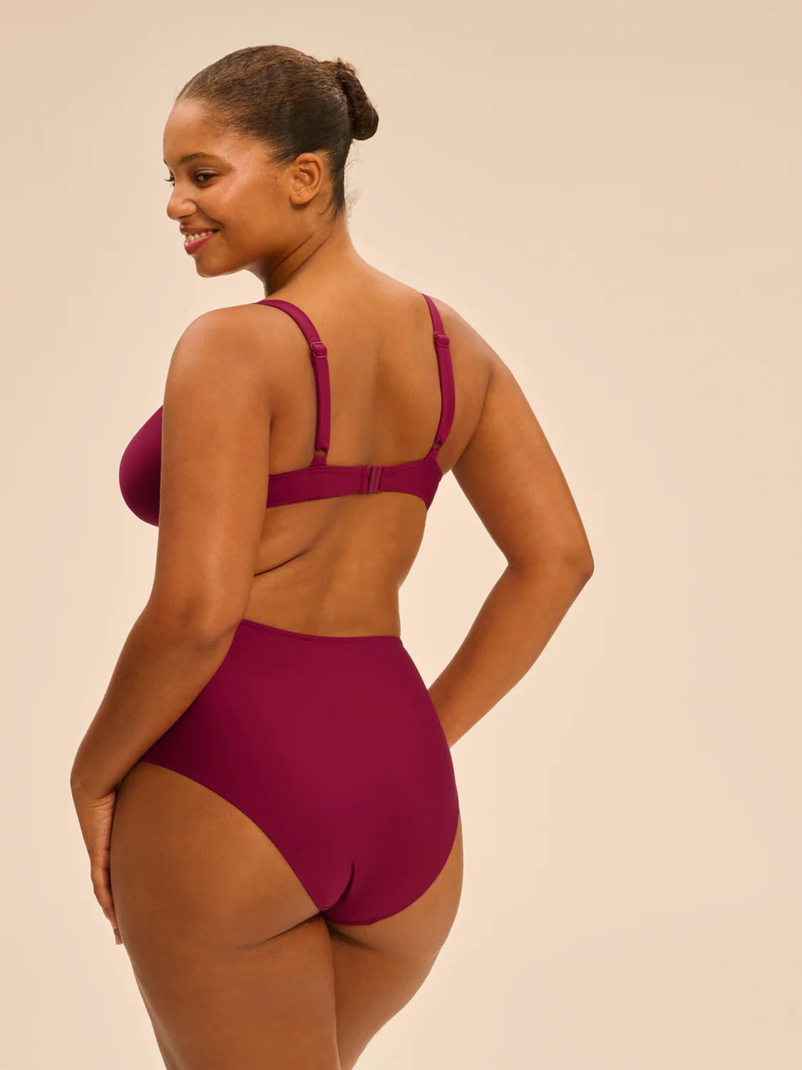 High-waist bikini brief - Cranberry - Image 11