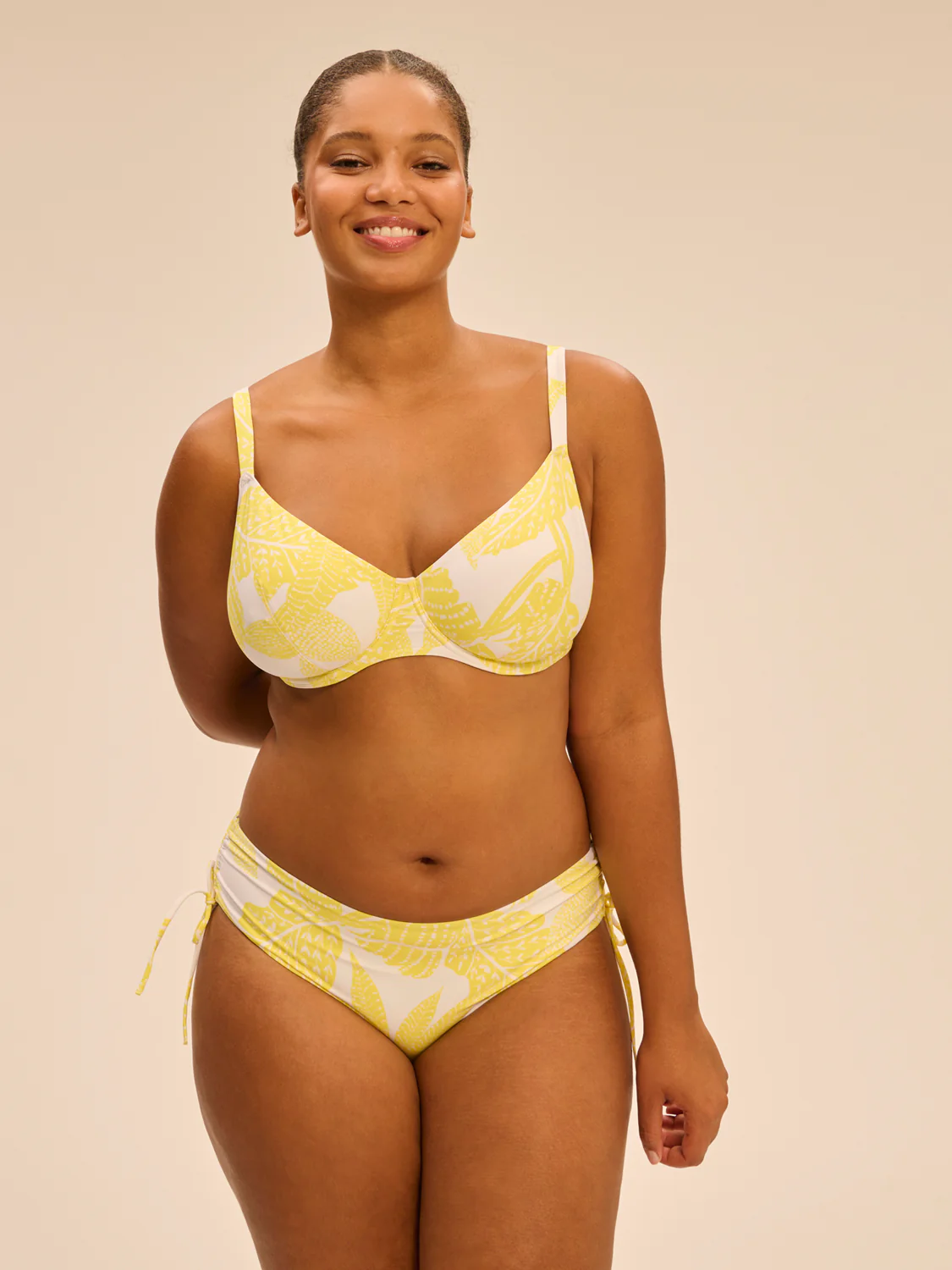 High-waist bikini brief - Plumeria Print - Image 9