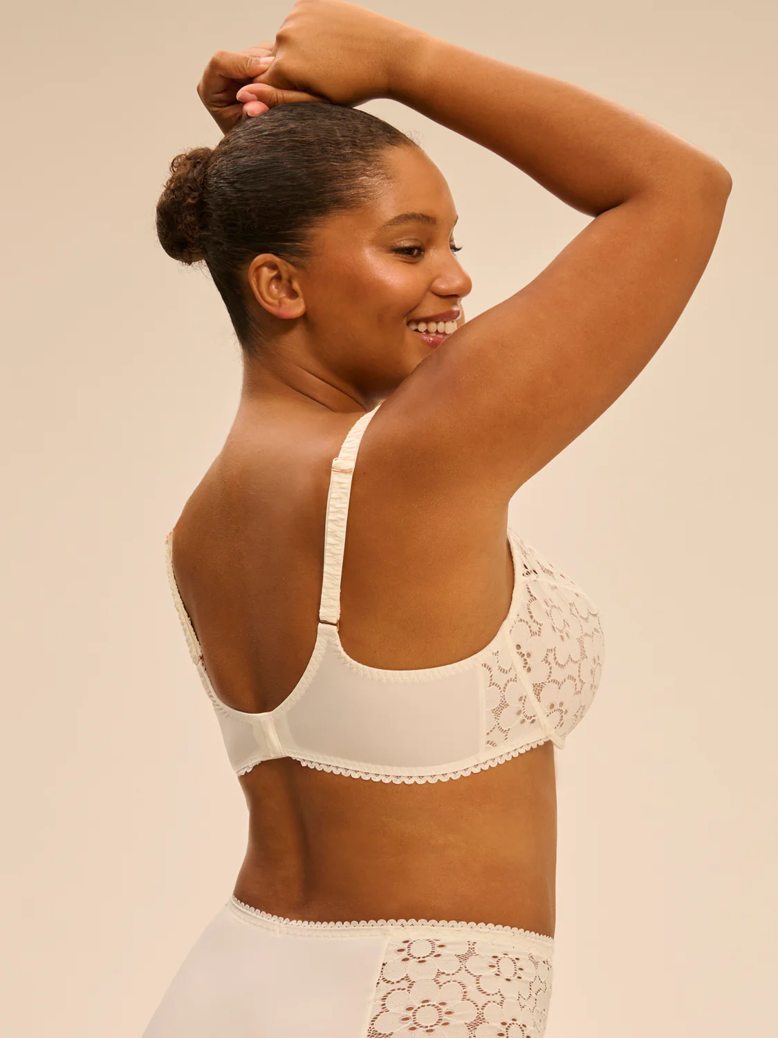 Moulded underwired bra - Natural - Image 11