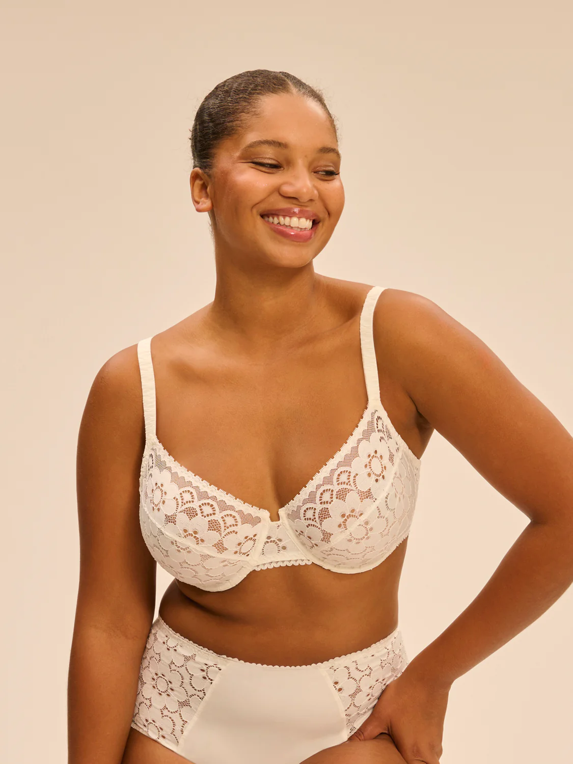 Moulded underwired bra - Natural - Image 9