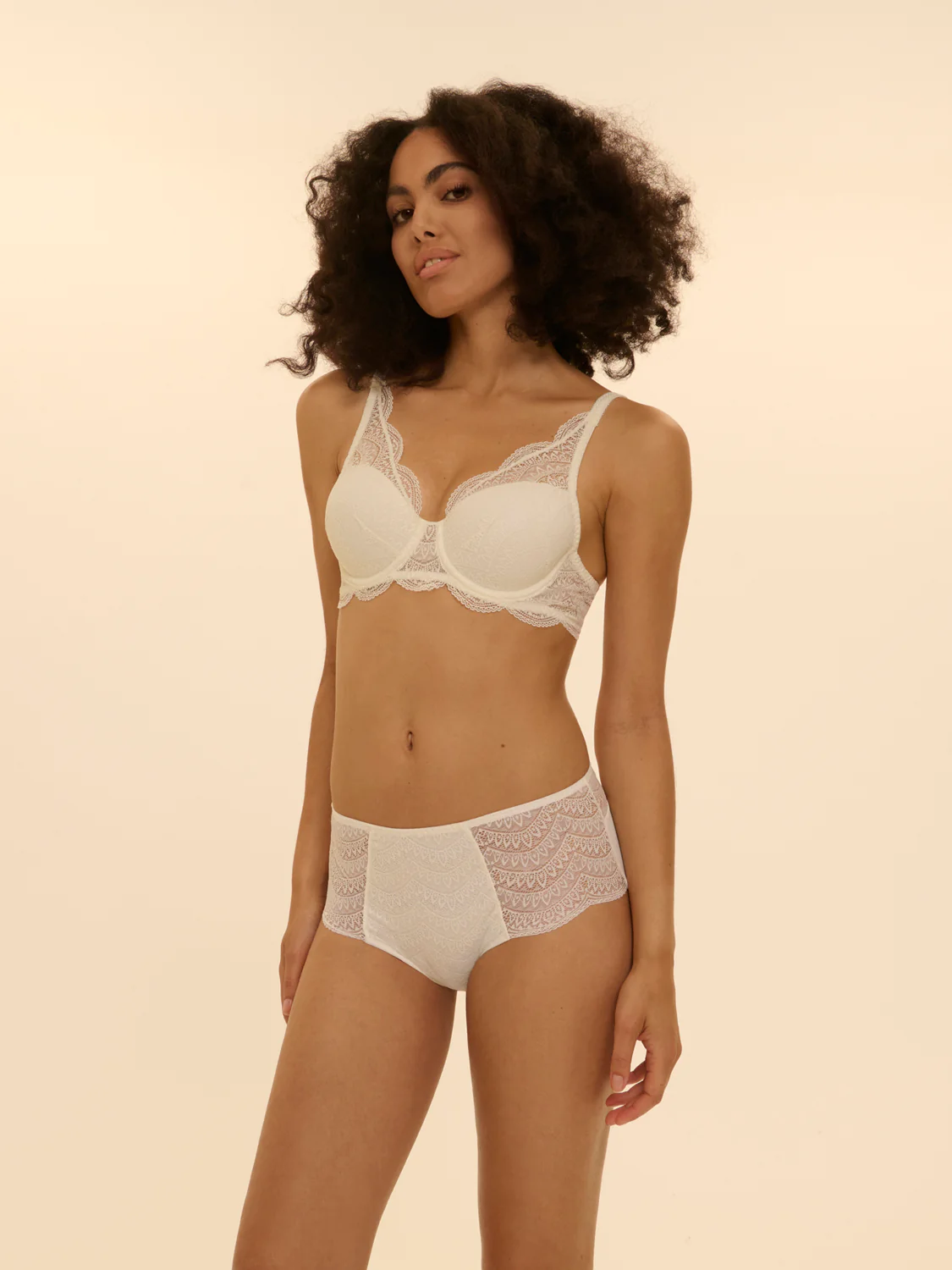 Squared neckline spacer bra - Natural - Image 5
