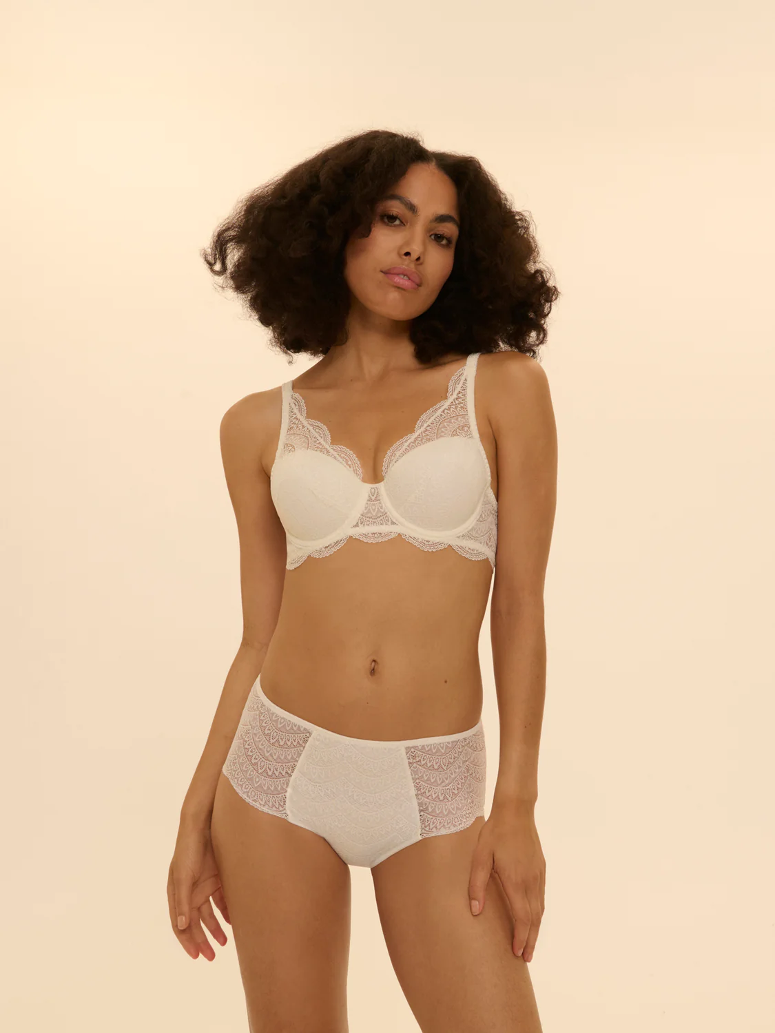 Squared neckline spacer bra - Natural - Image 6