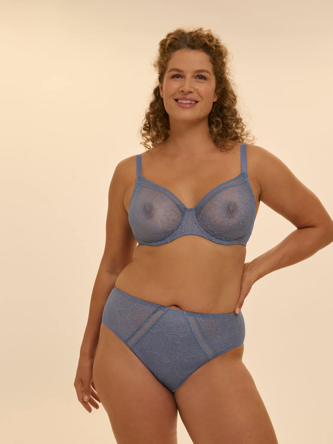 Plunging moulded underwired bra - Chambray Blue - Image 13