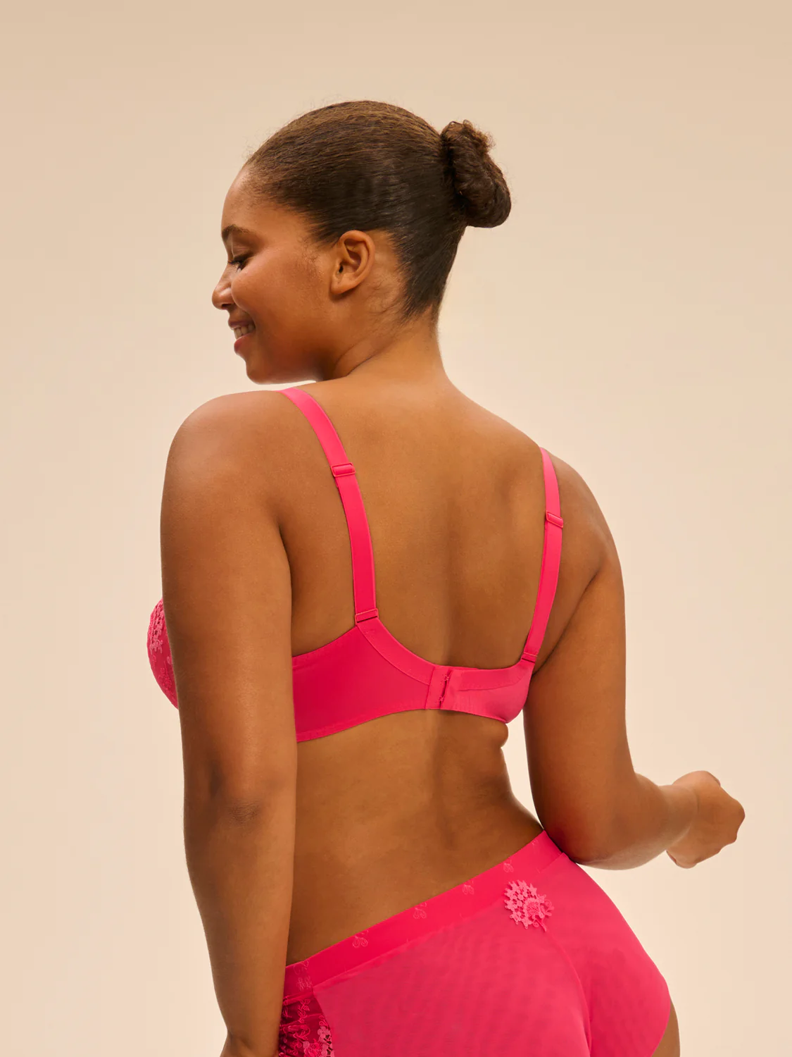 Plunging underwired bra - Fabulous Pink - Image 8