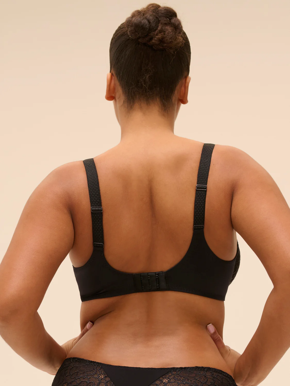 Rigid moulded bra - Black - Image 3