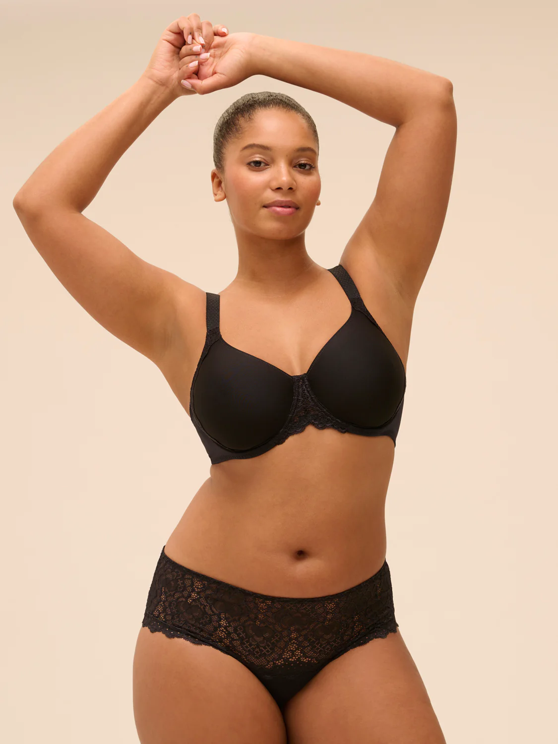 Rigid moulded bra - Black - Image 4