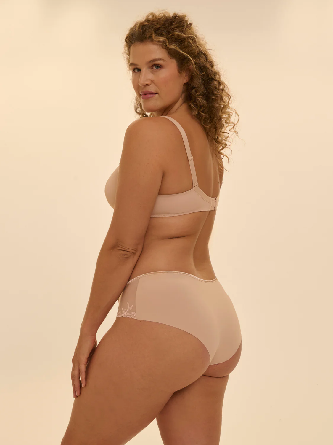 Rigid moulded bra - Peau rosée - Image 7