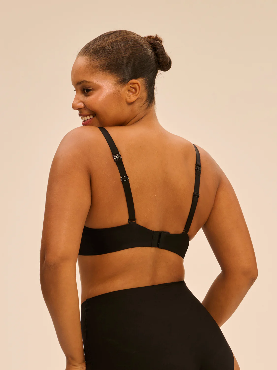 Seamless moulded multi-position bra - Black - Image 5