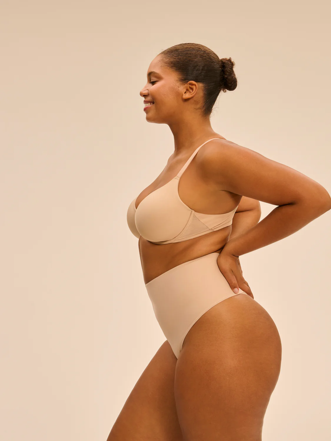 Seamless moulded multi-position bra - Peau rosée - Image 10