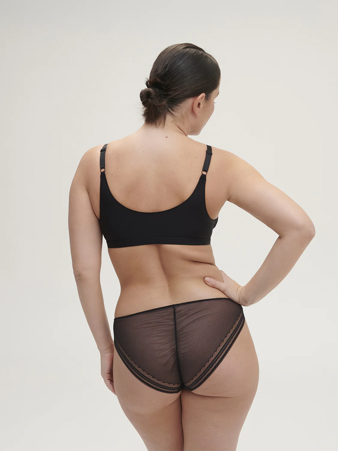 Soft cup triangle bra - Black - Image 9