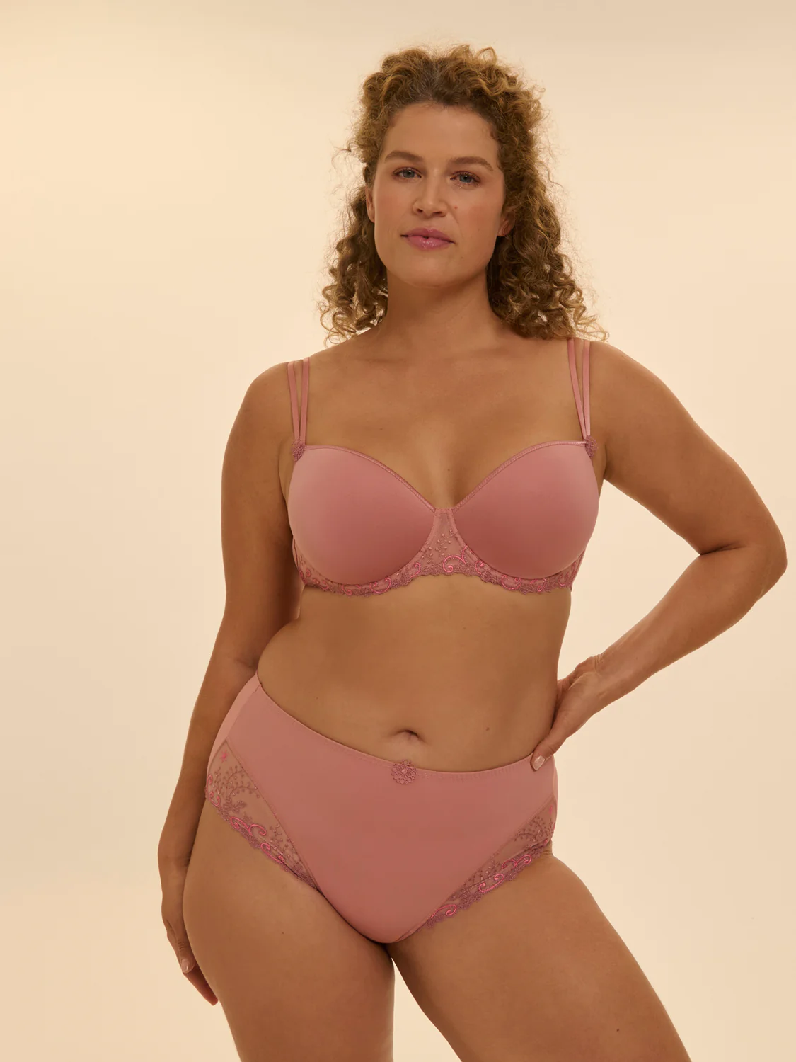 Squared neckline spacer bra - Smokey Pink - Image 9