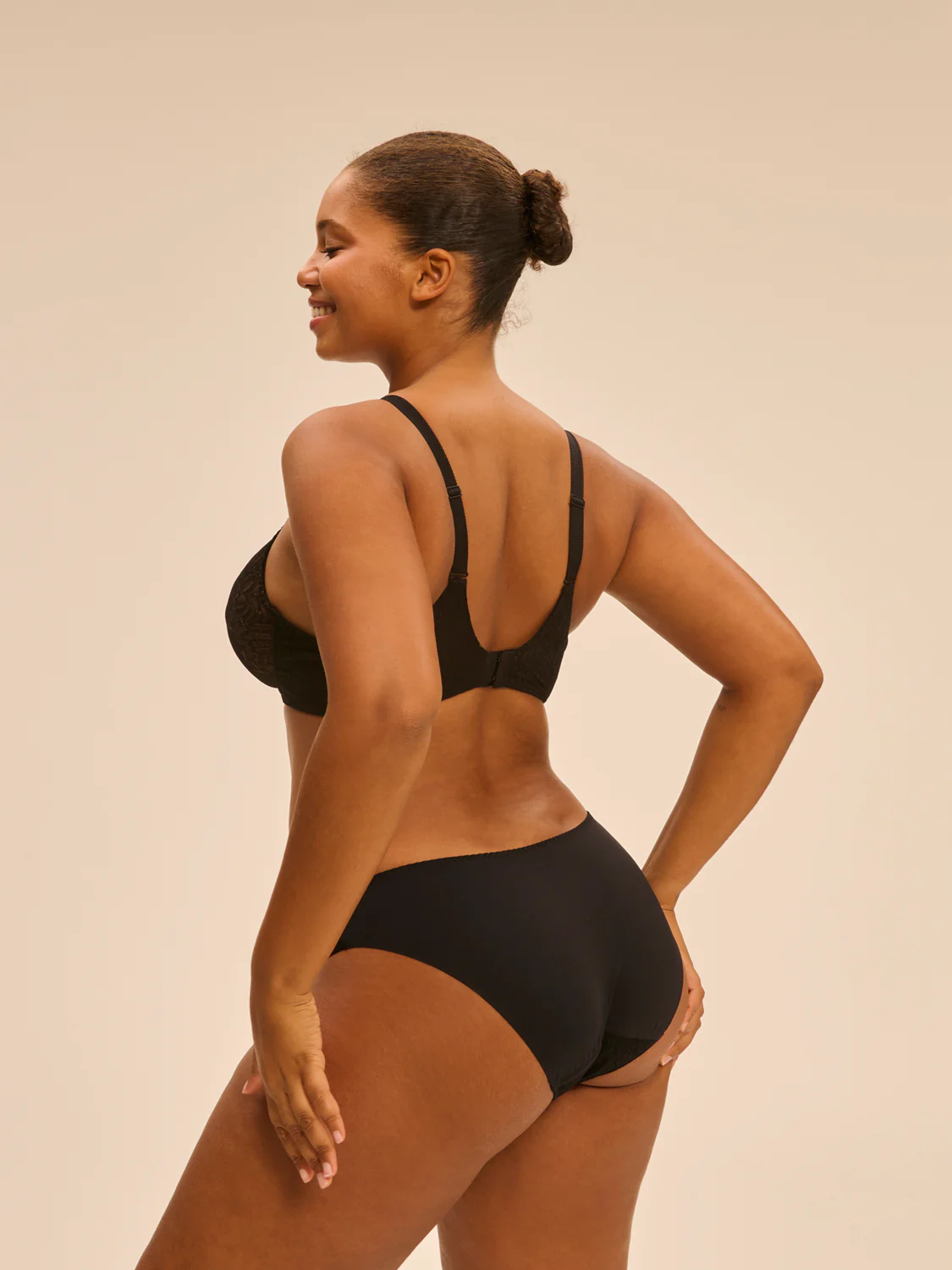 Underwired bra - Black - Image 17