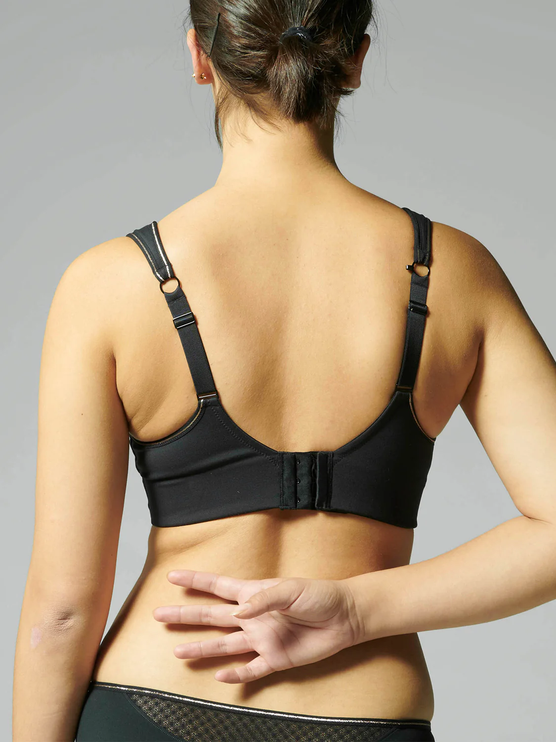 Underwired sports bra - Black - Image 5